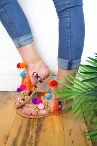 sandales-pompons-et-tissages-maya