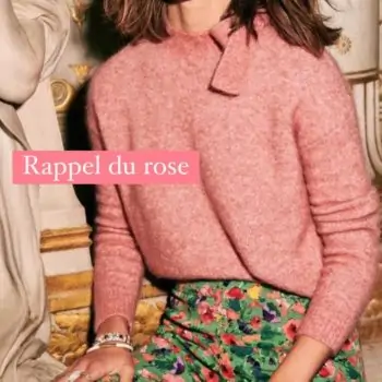 look-pull-rose-pantalon-fleurs